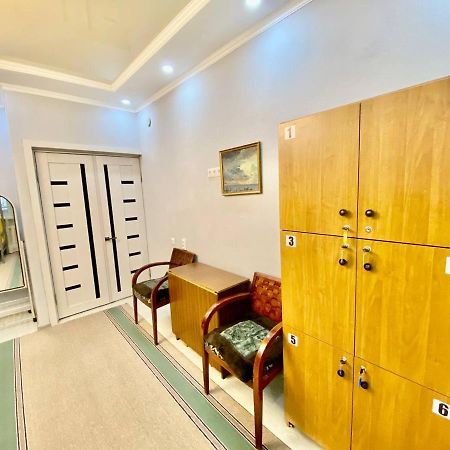 Downtown Homestay Bishkek Exterior photo