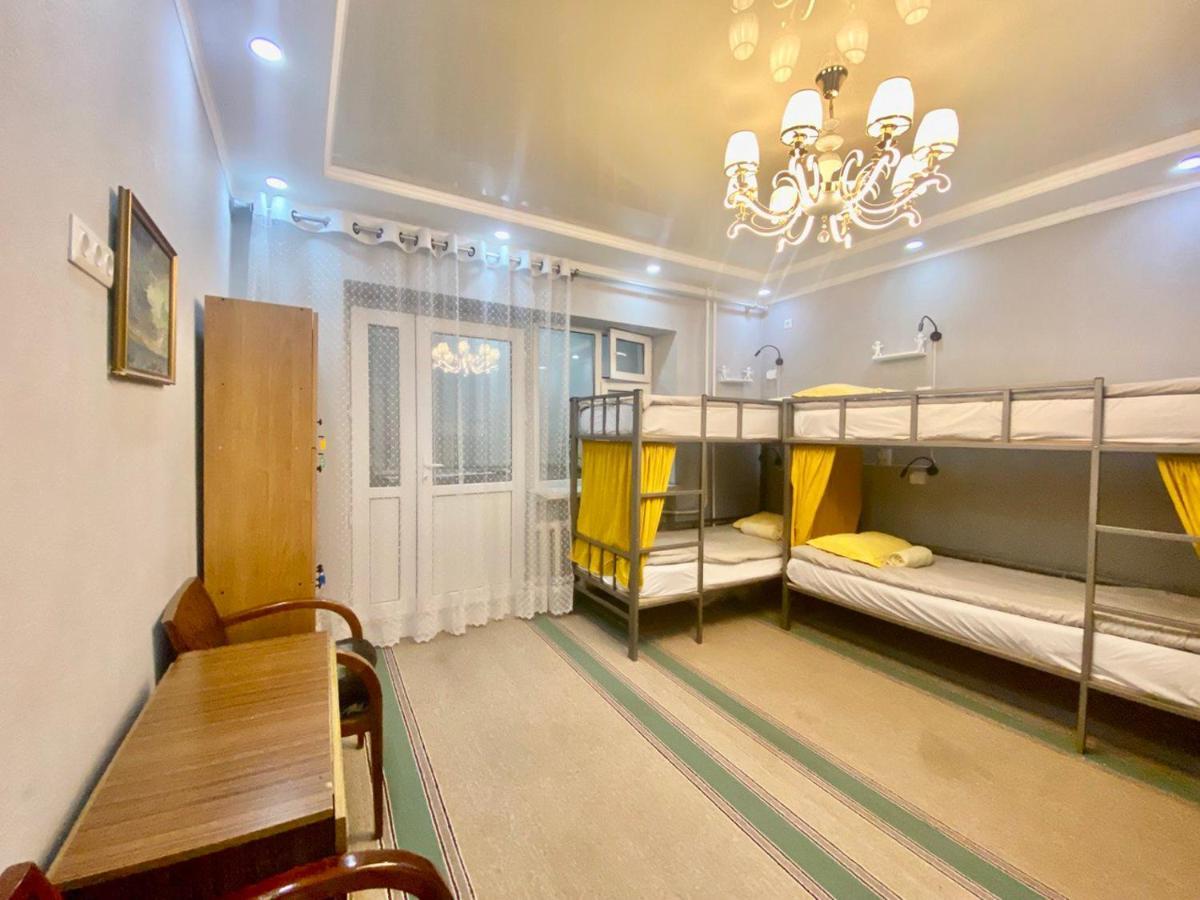 Downtown Homestay Bishkek Exterior photo
